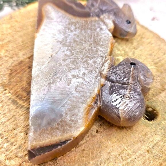 Nature Agate Slice Hand Carved Rabbit Pair On Hill 4.5" Figure - Picture 2 of 10
